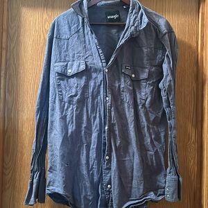 Men’s. XLT dark blue wrangler pearl snap.